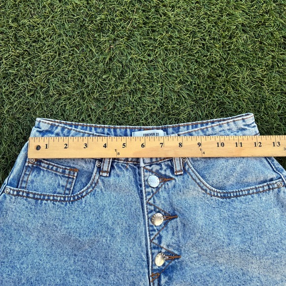 Forever 21 Womens Size 24x4 High Waisted Button Fly Denim Shorts Blue Acid Wash - Picture 3 of 6